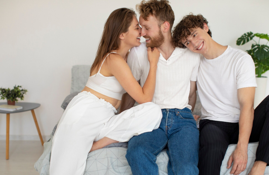 Polyamory Dating in Canada: How to Find Ethical Non-Monogamous Partners Online